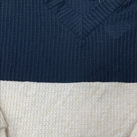 CENY Women's V-Neck Sweater - Picture 4 of 10